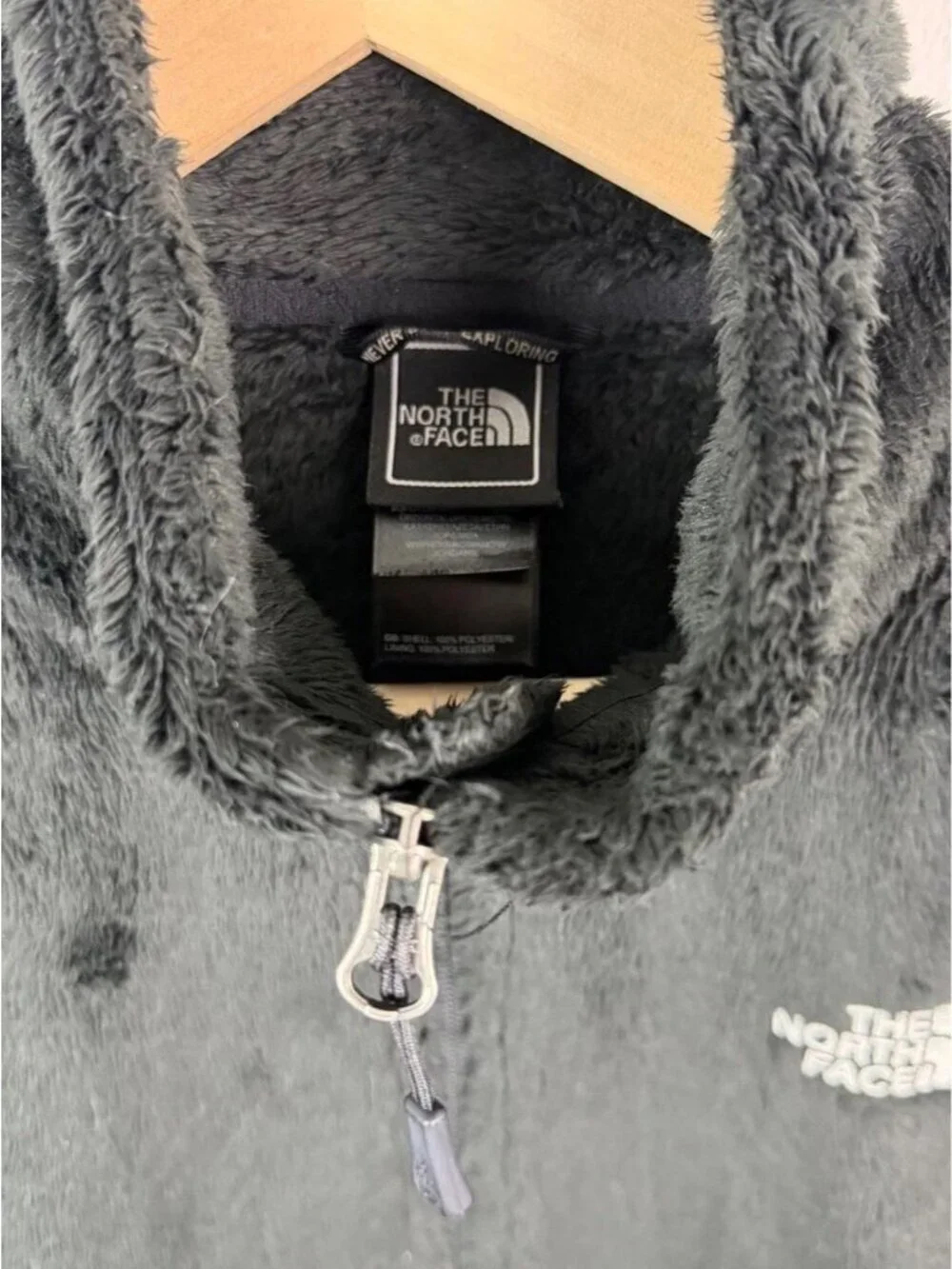 The North Face Black Fuzzy Plush Fleece Jacket Full Zip Size Small Women’s